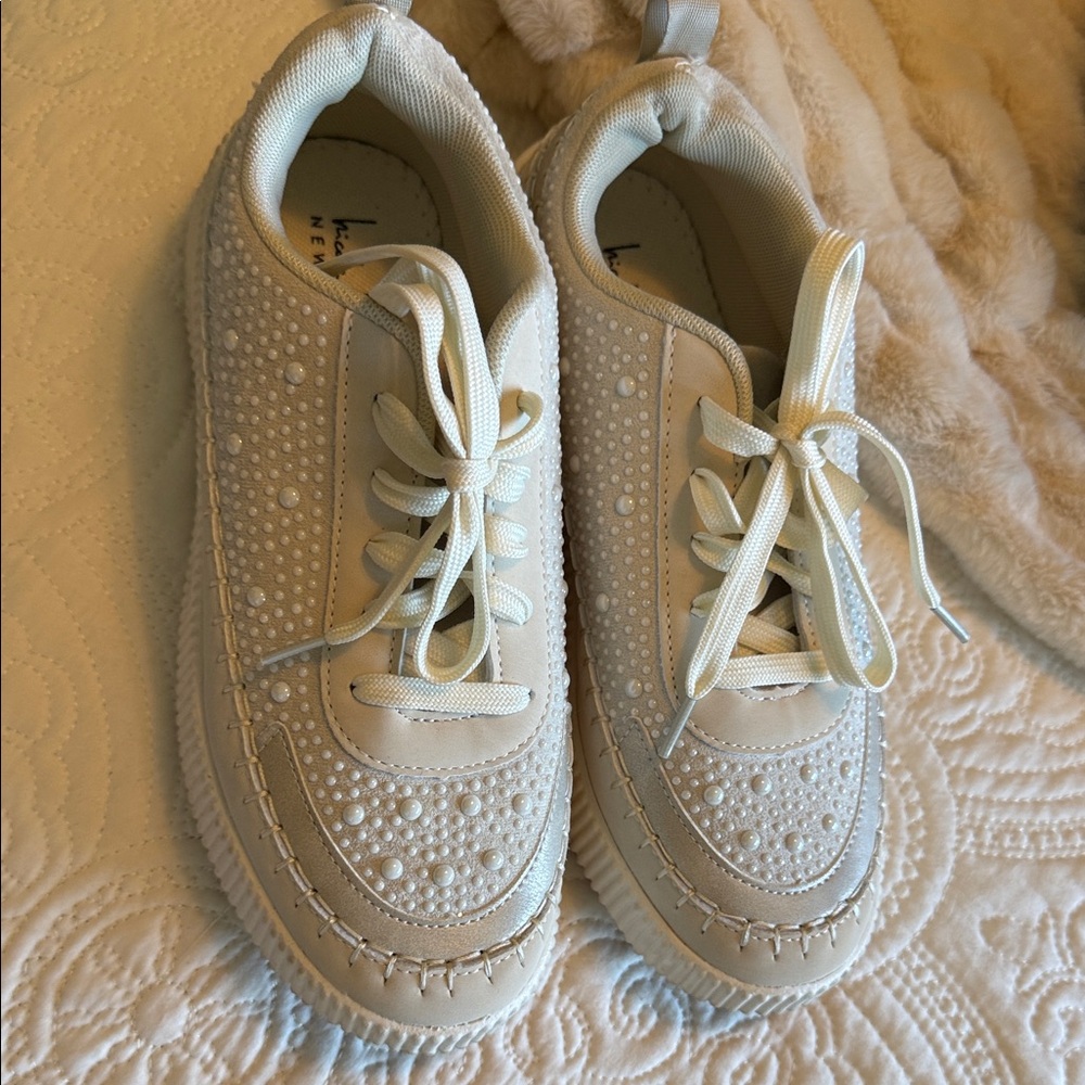 NWOT Nicole Miller size 9 Sneakers with Pearl Detailing